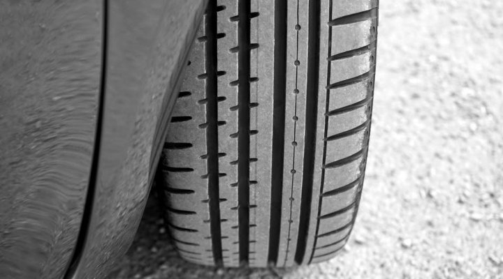 Contrôle continu des pneus, les conseils d'entretien automobile de KIA à Amilly