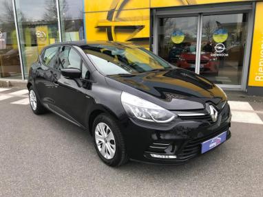 Voir le détail de l'offre de cette RENAULT Clio 0.9 TCe 90ch Trend 5p de 2019 en vente à partir de 11 800 €