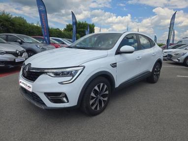 Voir le détail de l'offre de cette RENAULT Arkana 1.6 E-Tech 145ch Zen de 2022 en vente à partir de 215.63 €  / mois