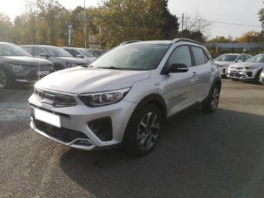 Voir le détail de l'offre de cette KIA Stonic 1.0 T-GDi 100ch GT Line DCT7 de 2022 en vente à partir de 251.68 €  / mois